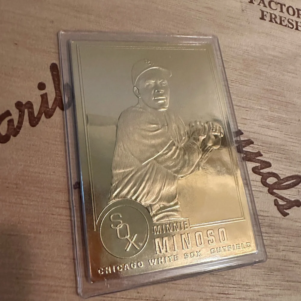 Minnie Minoso 1996 Danbury Mint Sealed 22 kt Gold card # 39